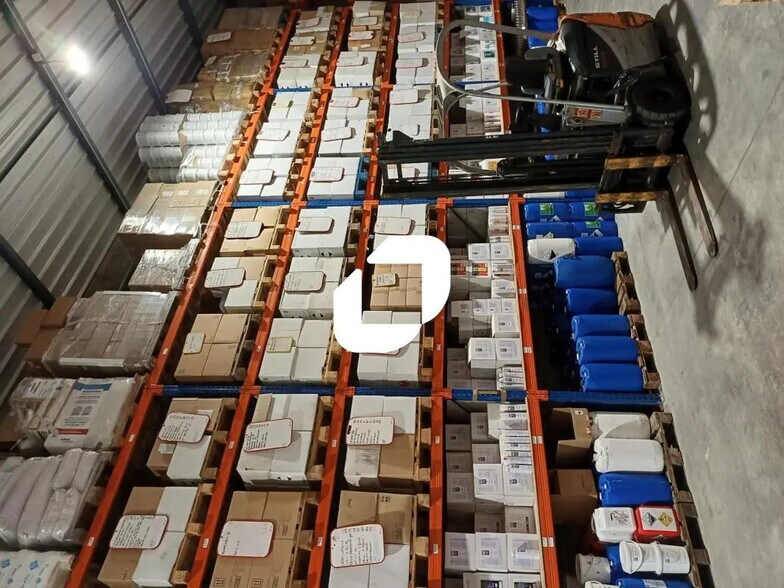 Flex in La Chapelle-sur-Erdre for sale - Interior Photo - Image 2 of 8