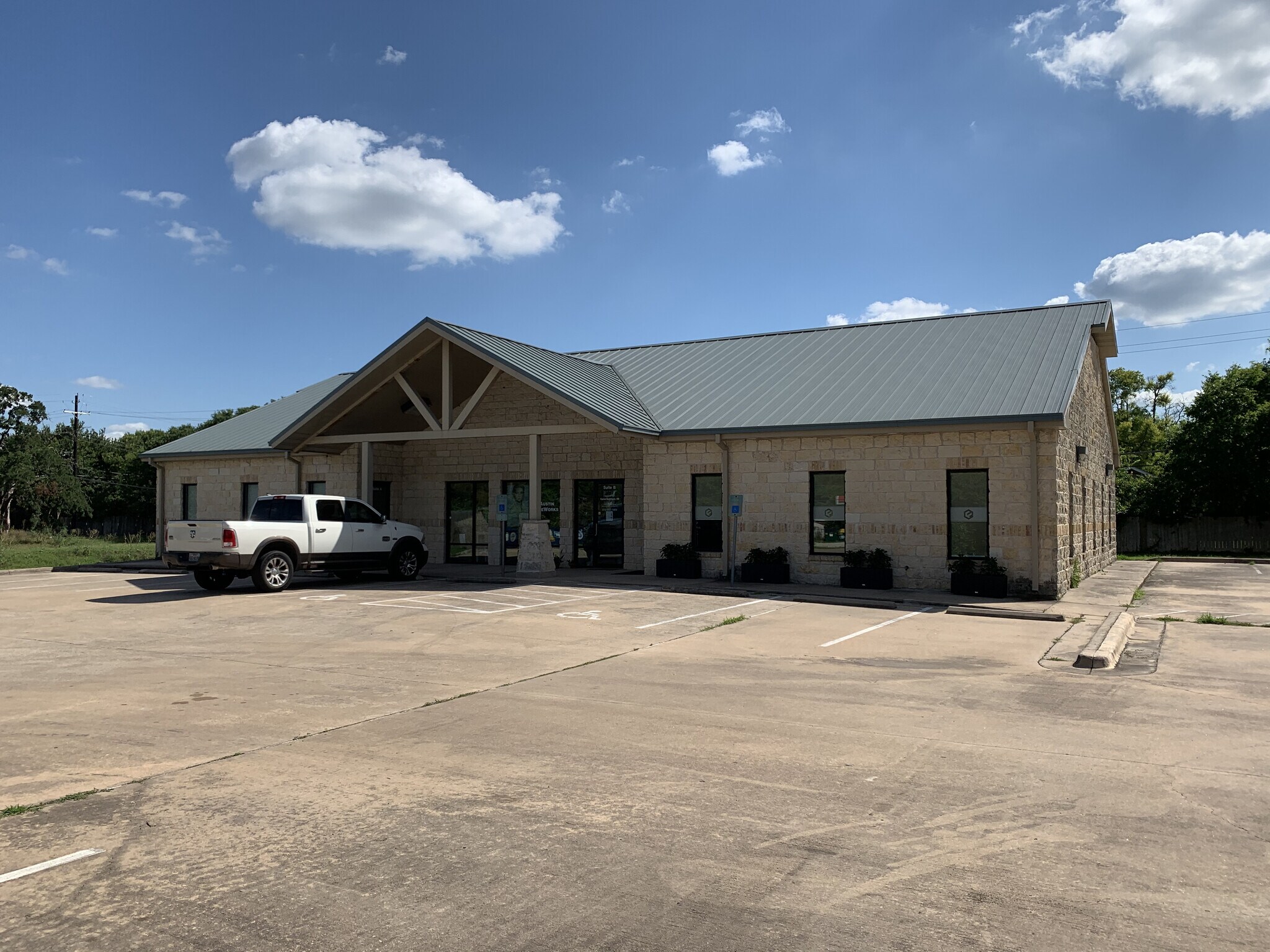 7225 W Highway 71, Austin, TX for sale Building Photo- Image 1 of 1