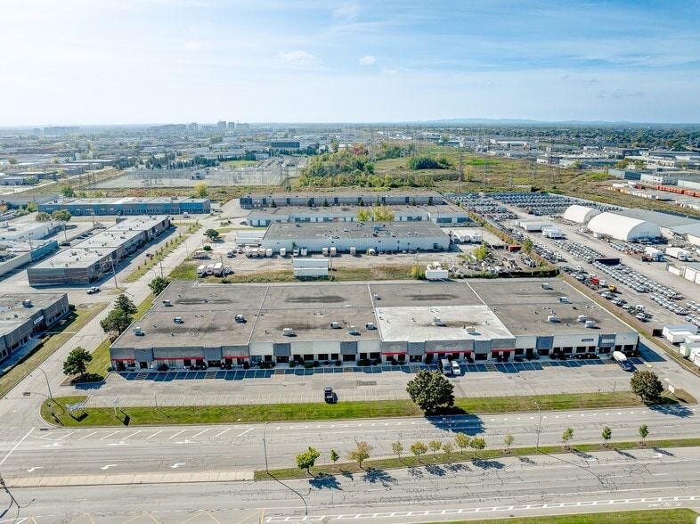 3420-3480 Boul Industriel, Laval, QC for lease - Building Photo - Image 1 of 11