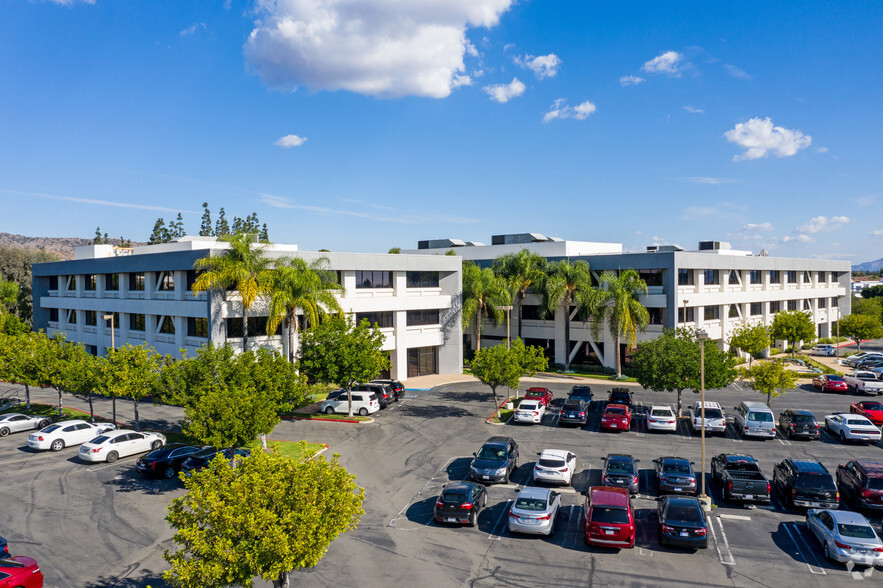 3230 E Imperial Hwy, Brea, CA for lease - Building Photo - Image 1 of 21