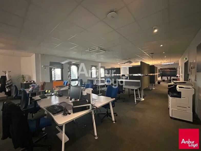 Office in Blois for lease - Building Photo - Image 3 of 5