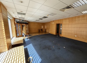 54 Campo Ln, Sheffield for lease Interior Photo- Image 2 of 3