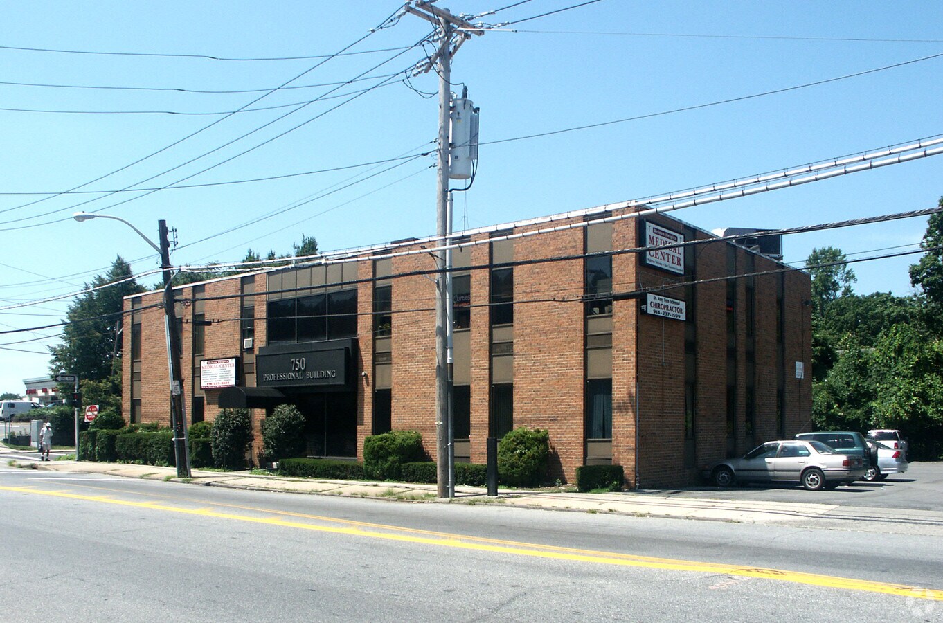 750 McLean Ave, Yonkers, NY 10704