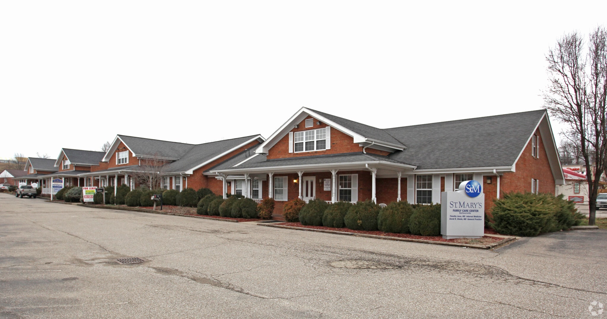 4 Chateau Ln, Barboursville, WV for sale Building Photo- Image 1 of 31