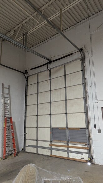 35468 Groesbeck Hwy, Clinton Township, MI for lease - Building Photo - Image 3 of 9