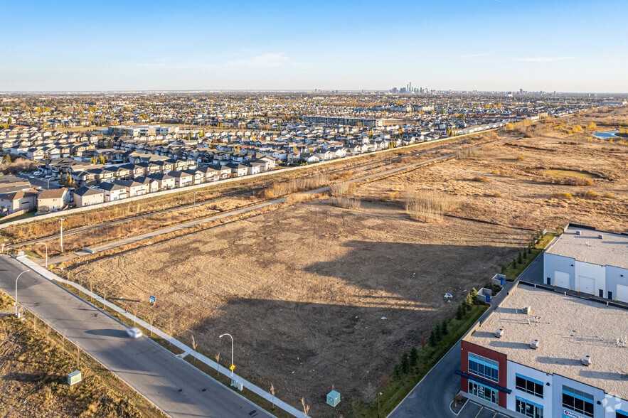 14135 162nd Ave NW, Edmonton, AB for sale - Building Photo - Image 1 of 3