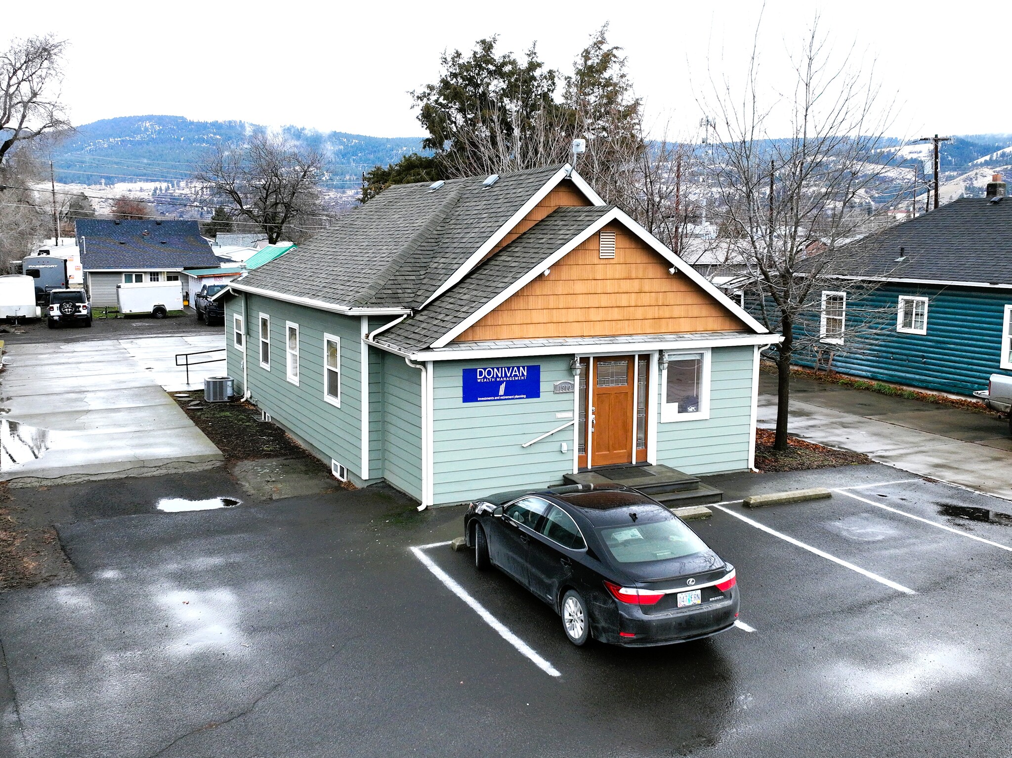 1910 Island Ave, La Grande, OR for lease Building Photo- Image 1 of 22