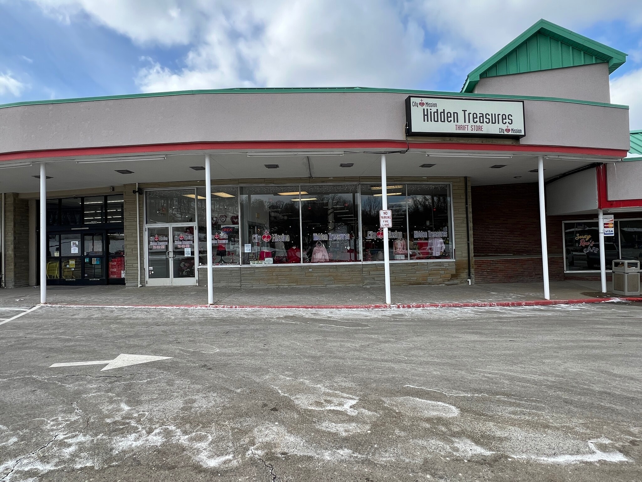 1725-1749 Rostraver Rd, Belle Vernon, PA for lease Building Photo- Image 1 of 16