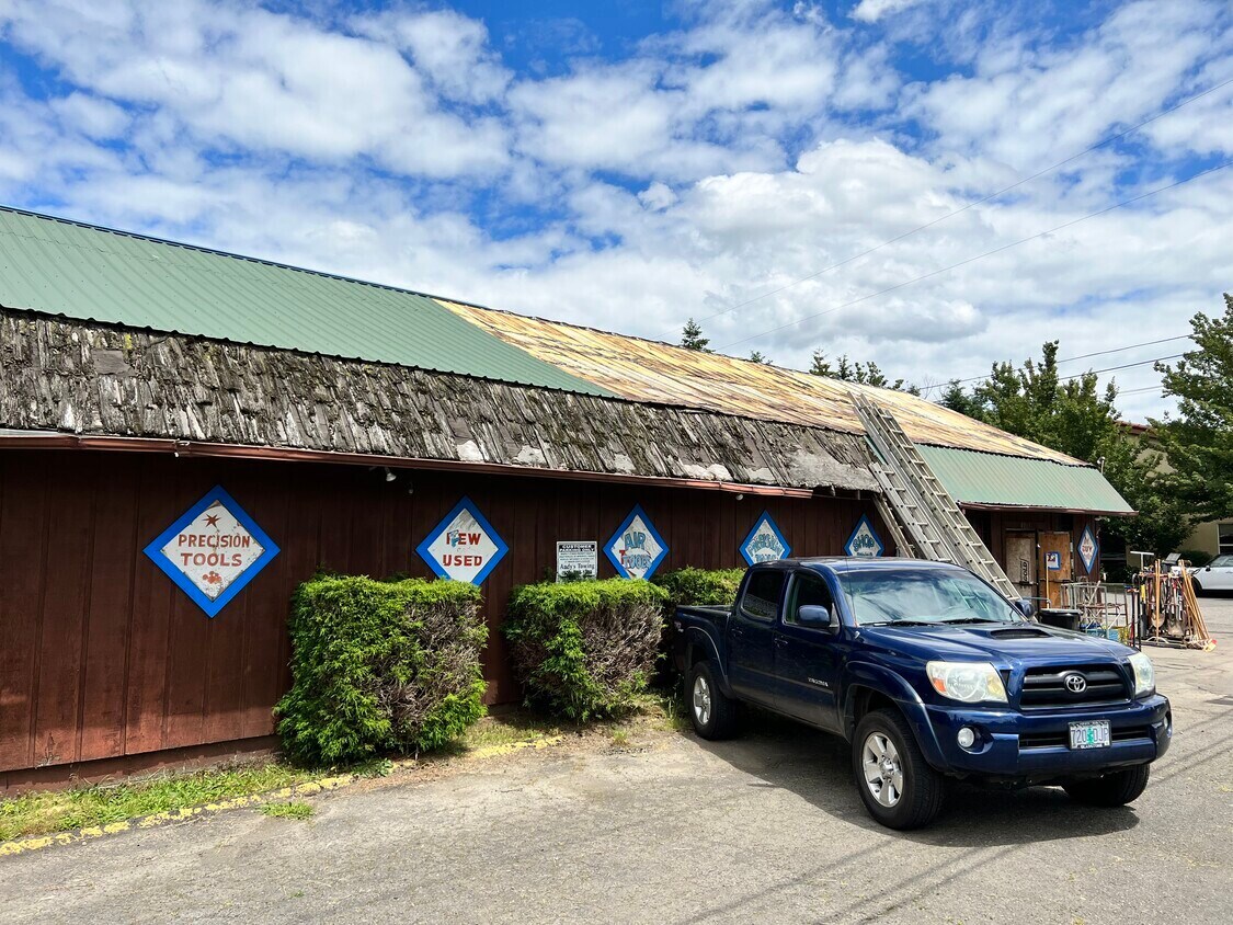 8819 SE Powell Blvd, Portland, OR for sale Building Photo- Image 1 of 1