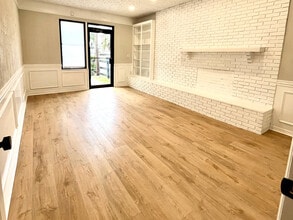 115 Lithia Pinecrest Rd, Brandon, FL for lease Interior Photo- Image 1 of 23