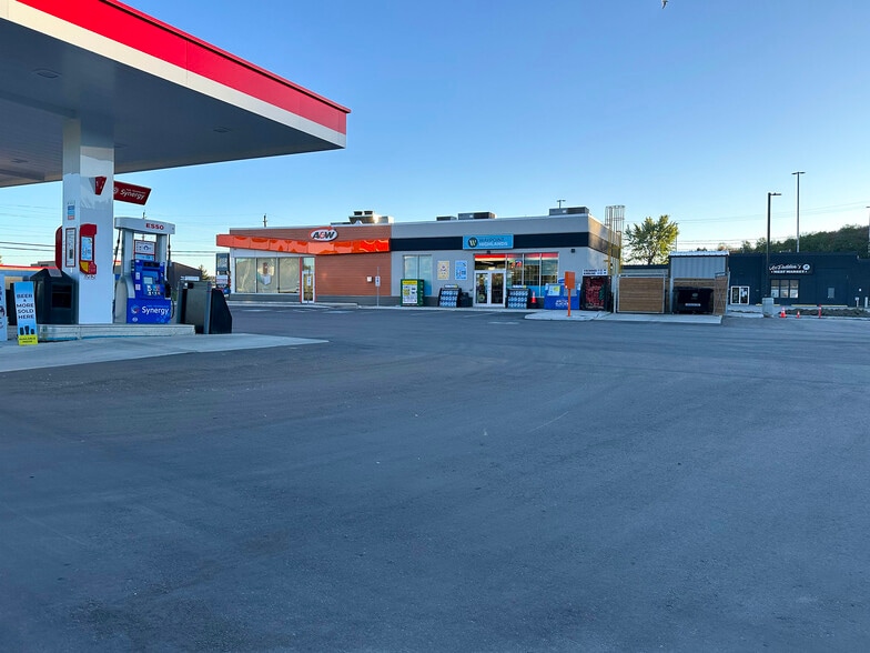 10 Hops Dr, Algonquin Highlands, ON for lease - Building Photo - Image 2 of 5