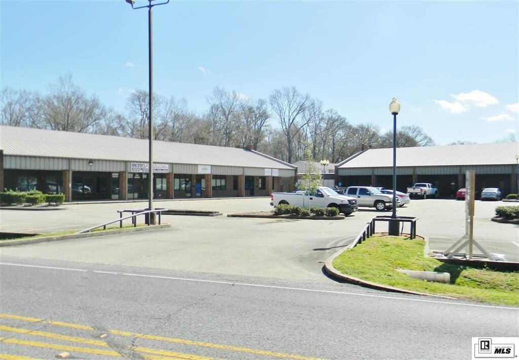 2424 Old Sterlington Rd, Monroe, LA 71203 University Plaza