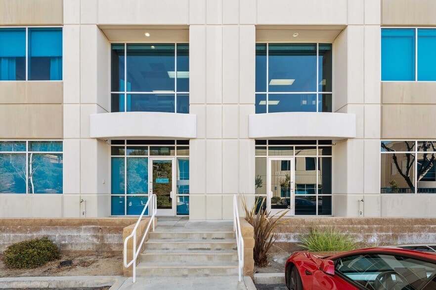 28534 Constellation Rd, Valencia, CA for sale - Building Photo - Image 2 of 14