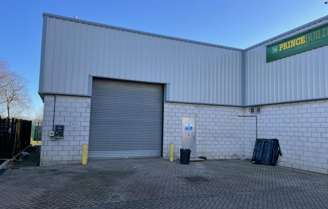 9 Quarry Park Close, Northampton for sale Primary Photo- Image 1 of 1