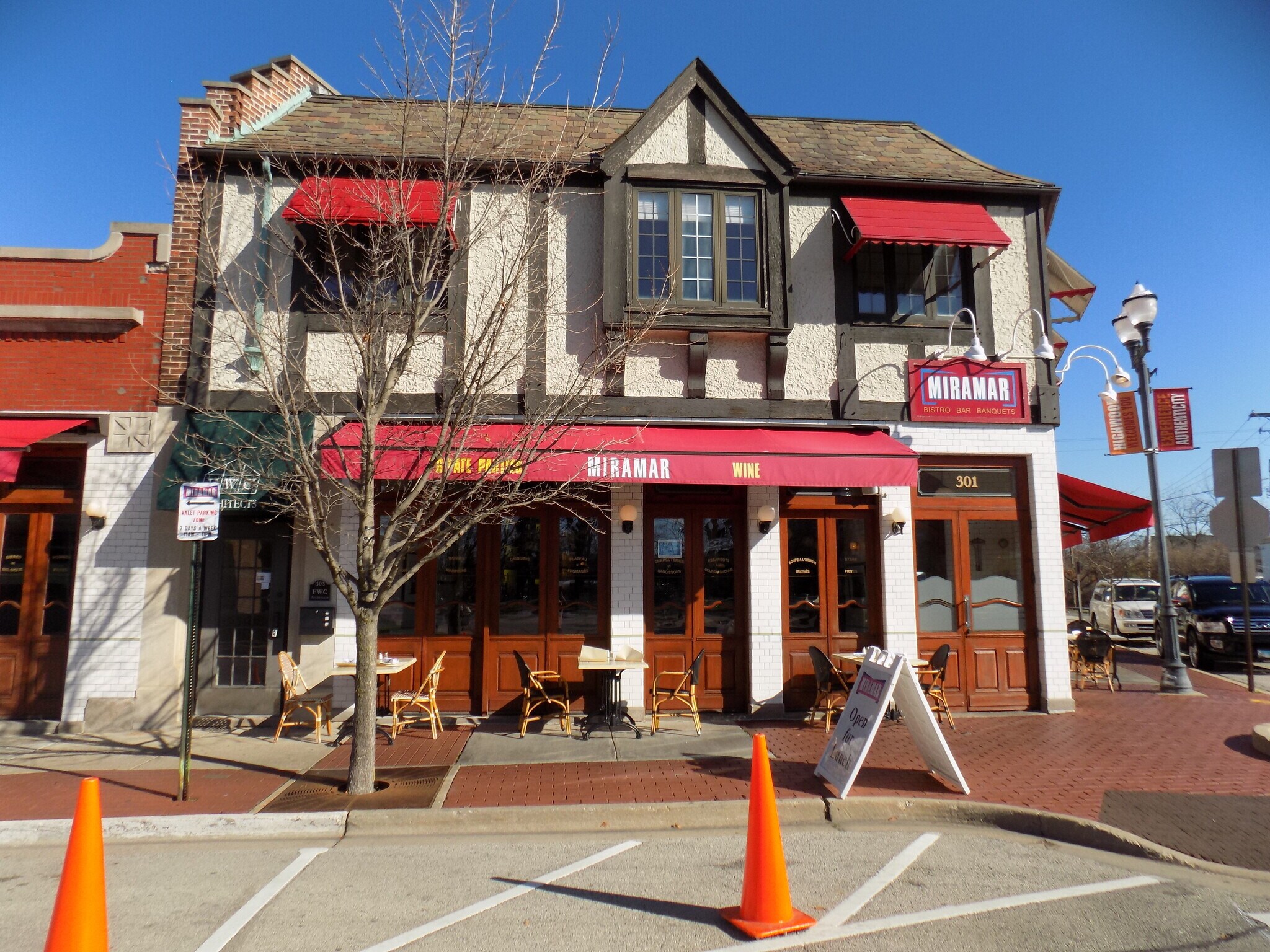 303 Waukegan Ave, Highwood, IL for sale Primary Photo- Image 1 of 1