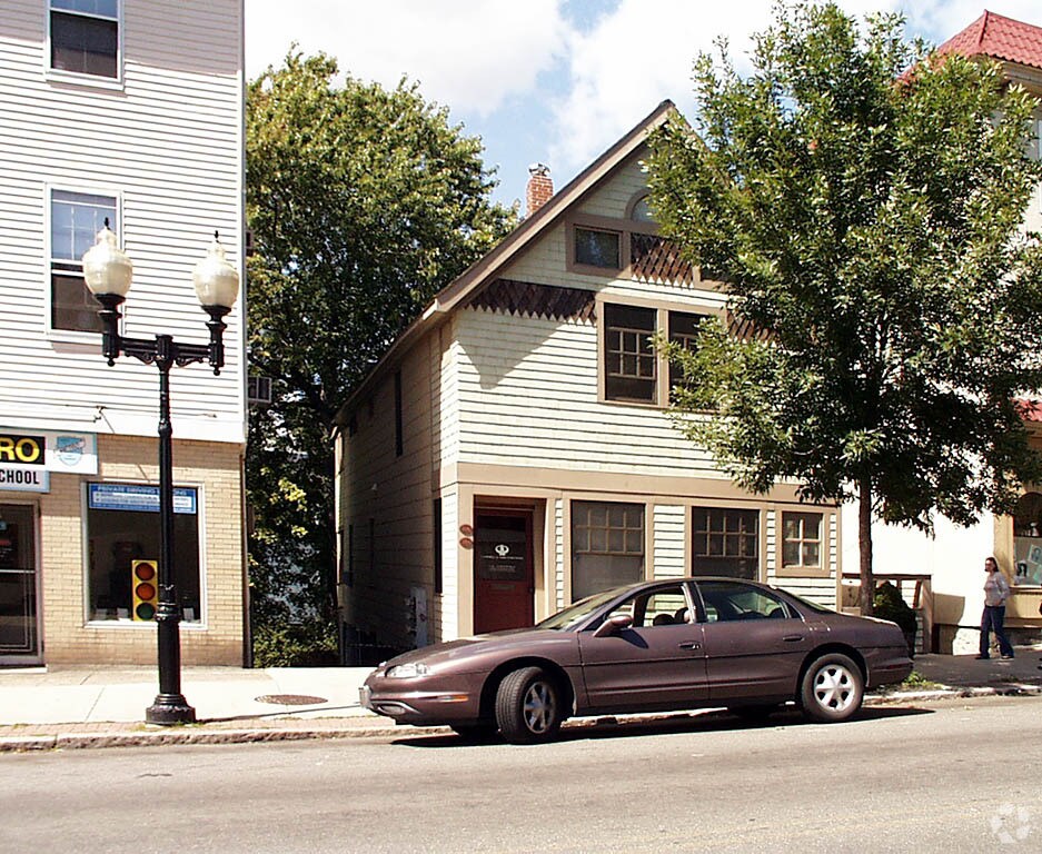 13A Pauline St, Winthrop, MA 02152