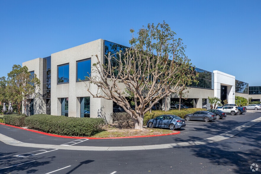 5900 La Place Ct, Carlsbad, CA for lease - Building Photo - Image 1 of 15