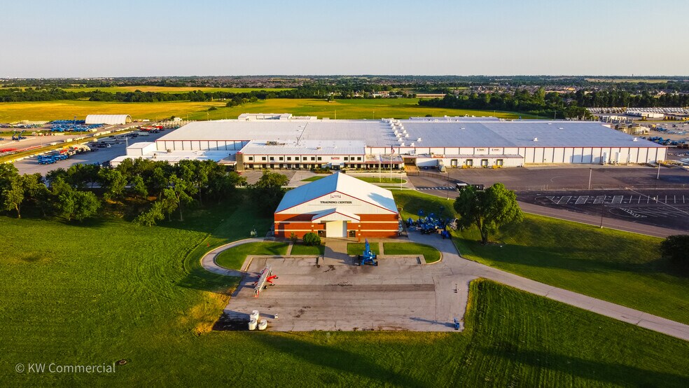 9528 W I 40 Service Rd, Oklahoma City, OK for sale - Building Photo - Image 1 of 1