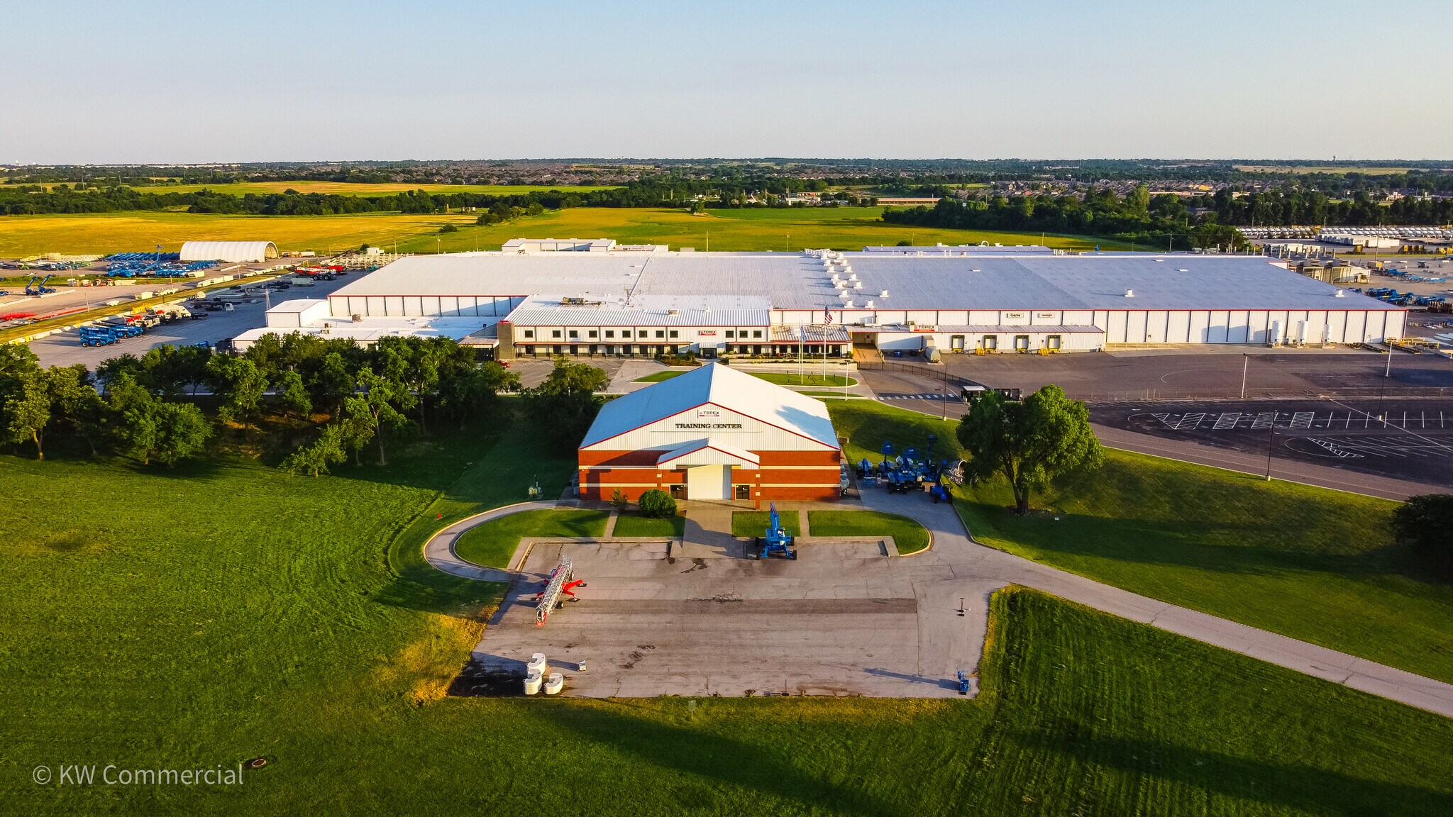 9528 W I 40 Service Rd, Oklahoma City, OK for sale Building Photo- Image 1 of 1