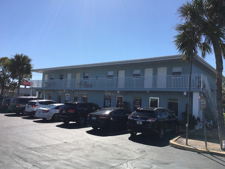 12729 Mcgregor Blvd, Fort Myers, FL for sale - Building Photo - Image 2 of 10