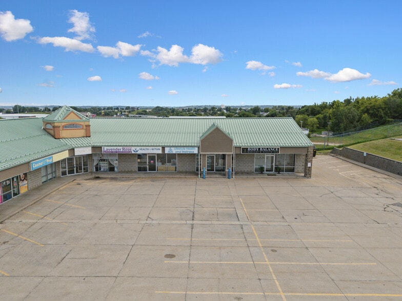 4855 Asbury Rd, Dubuque, IA for lease - Building Photo - Image 3 of 7