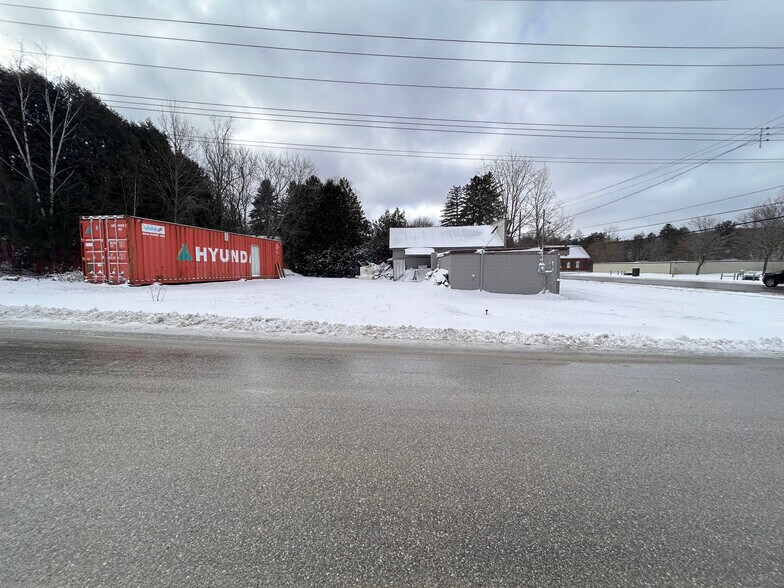 156 Robert St W, Penetanguishene, ON for sale - Building Photo - Image 2 of 5