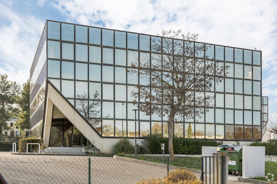 100 Rue Pierre Duhem, Aix-en-Provence for lease - Primary Photo - Image 1 of 4