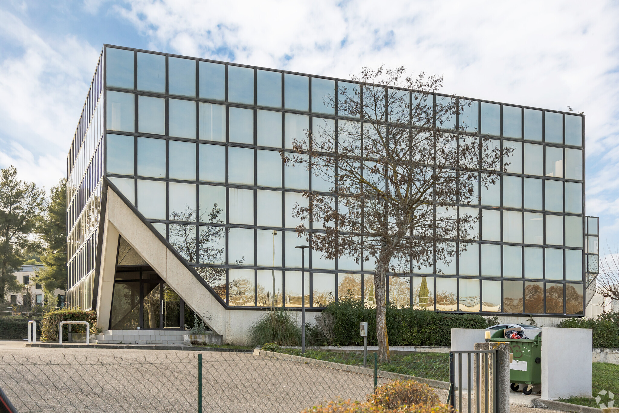 100 Rue Pierre Duhem, Aix-en-Provence for lease Primary Photo- Image 1 of 5