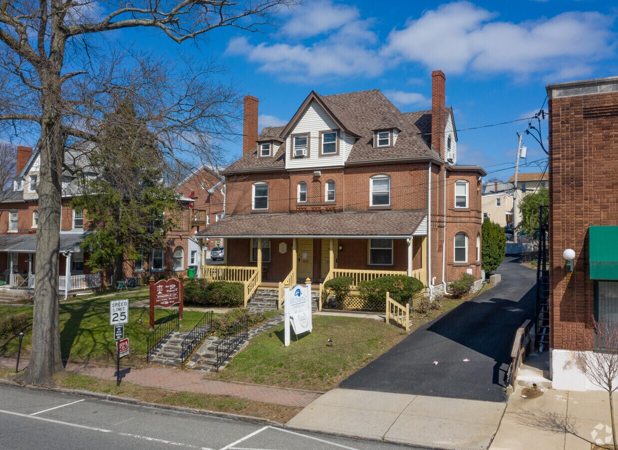 333 W Baltimore Ave, Media, PA 19063