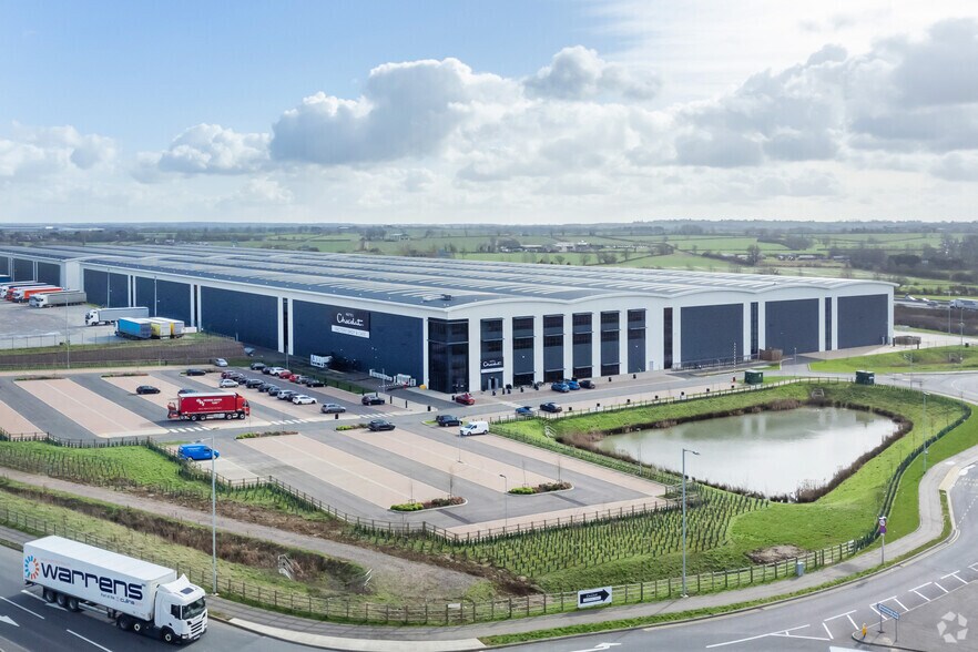 Weedon Rd, Northampton, NTH NN7 3NF