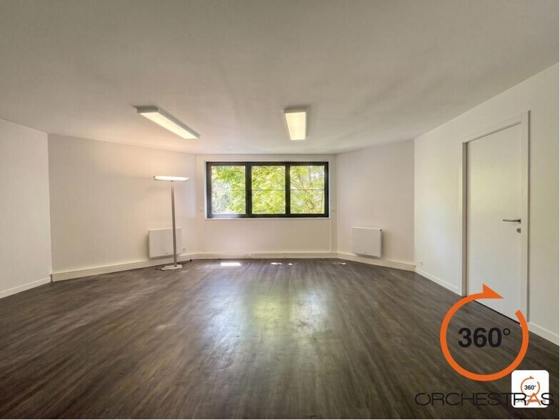 Office in Lognes for lease - Building Photo - Image 3 of 12
