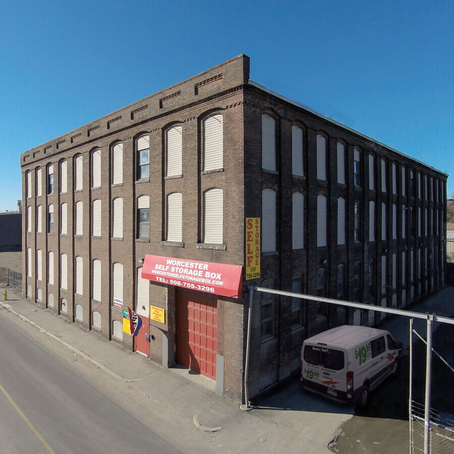 90 Lamartine St, Worcester, MA 01608