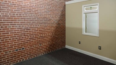 1021 S Main St, Greenville, SC for lease Interior Photo- Image 1 of 4