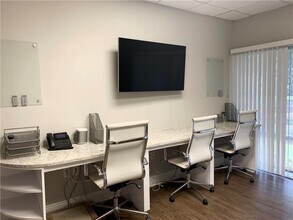 241 Ruby Ave, Kissimmee, FL for lease Interior Photo- Image 2 of 10