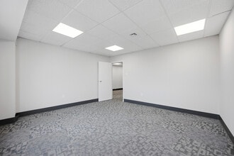 261 Old York Rd, Jenkintown, PA for lease Interior Photo- Image 2 of 16
