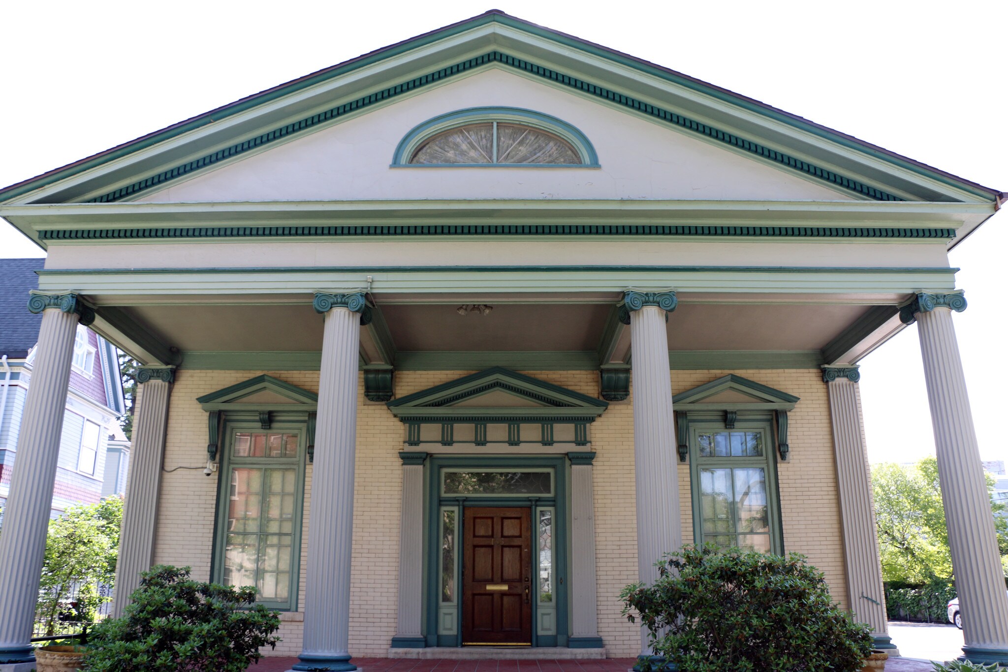 135 Linwood Ave, Buffalo, NY for sale Primary Photo- Image 1 of 1