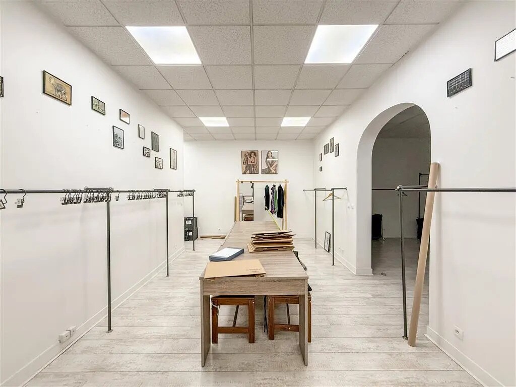 Office in Paris for lease Building Photo- Image 1 of 8