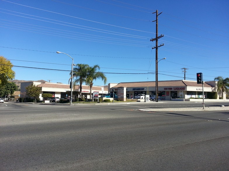 19965-19983 Soledad Canyon Rd, Canyon Country, CA for lease - Primary Photo - Image 1 of 4