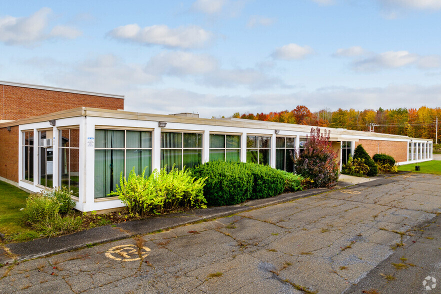 200 Boul Grand N, Cowansville, QC for lease - Building Photo - Image 1 of 44