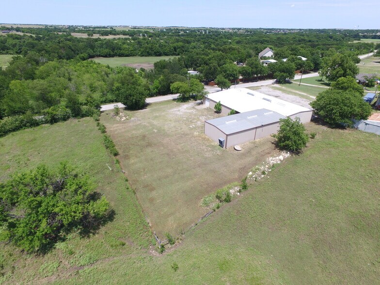 7849 Plainview Rd, Krum, TX 76249