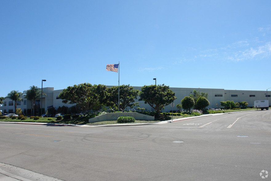 2433 Eastman Ave, Ventura, CA for lease - Building Photo - Image 2 of 6