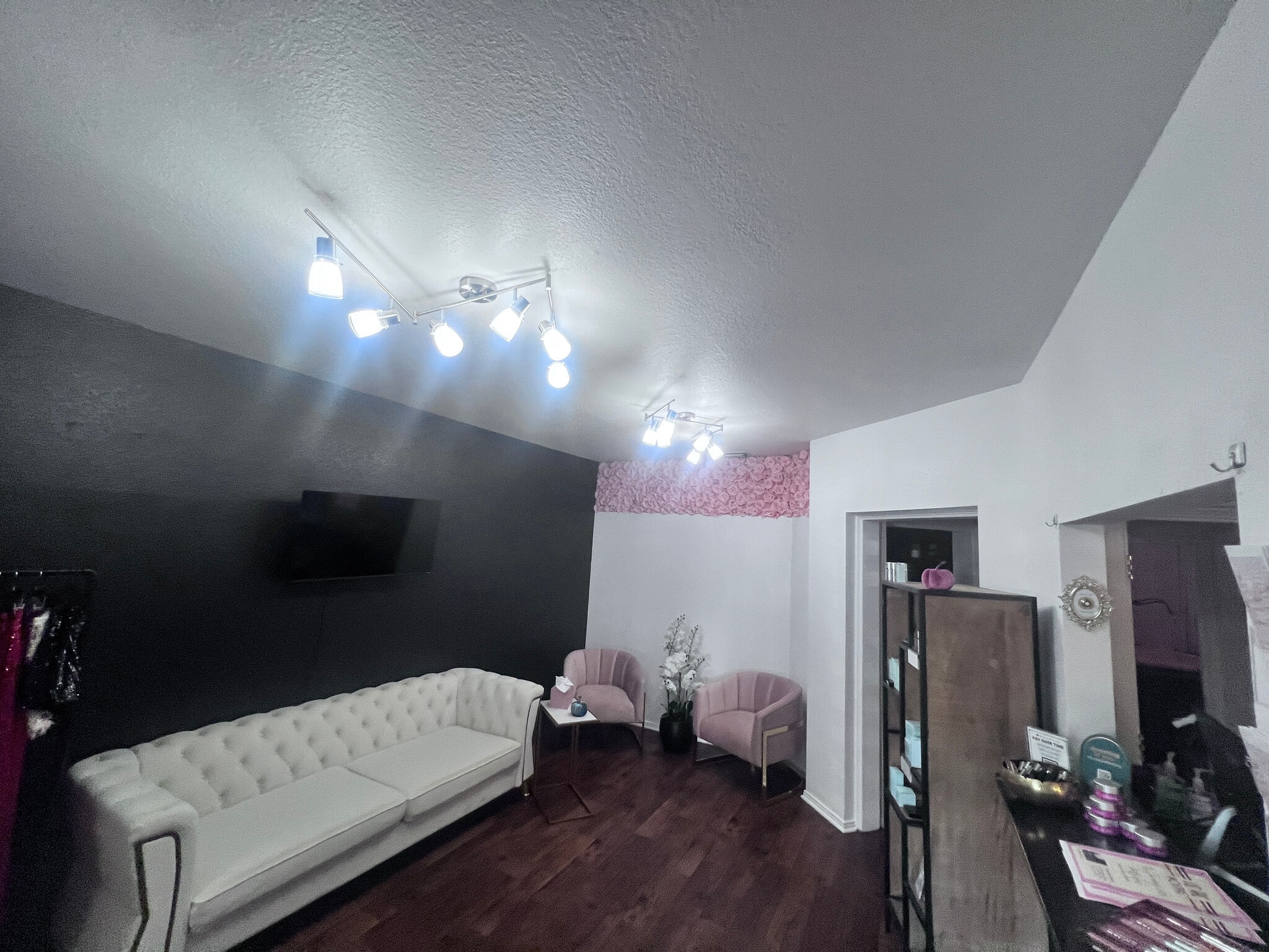 2111 Dickson Dr, Austin, TX for lease Interior Photo- Image 1 of 4