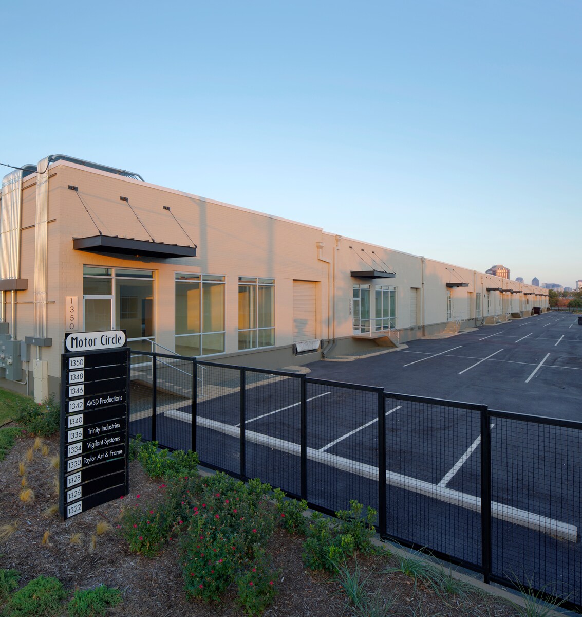 Industrial in Dallas, TX for sale Primary Photo- Image 1 of 1