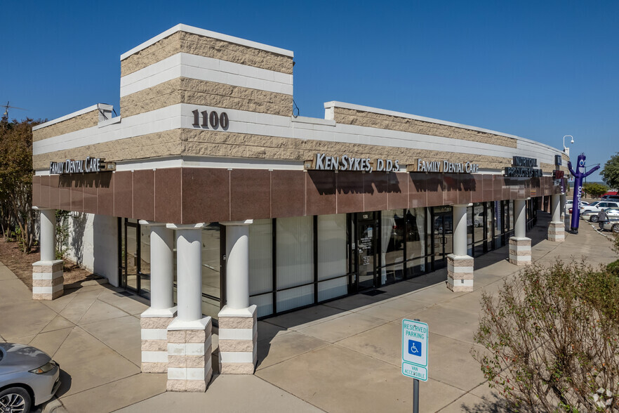 1100 Bridgewood Dr, Fort Worth, TX for lease - Building Photo - Image 1 of 10