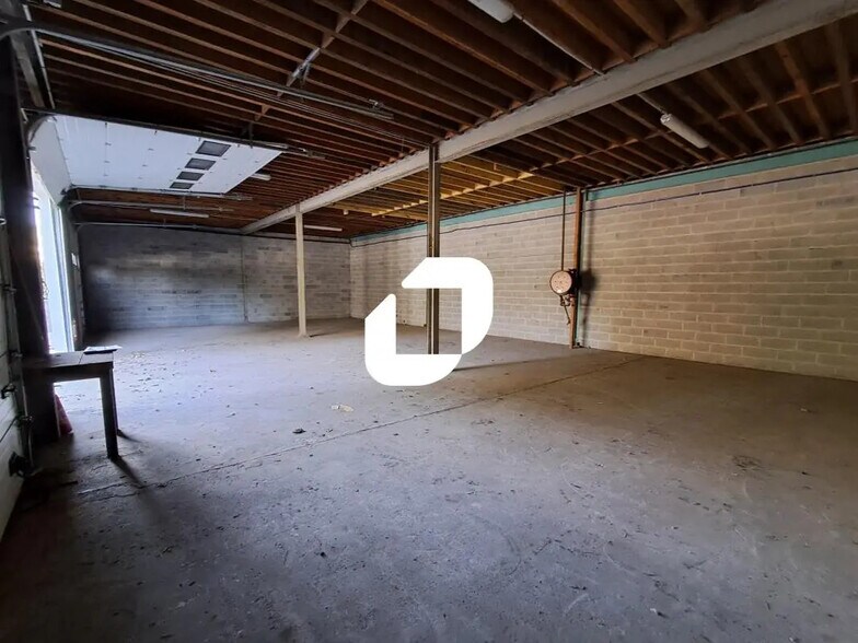 Flex in Fretin for lease - Interior Photo - Image 3 of 6