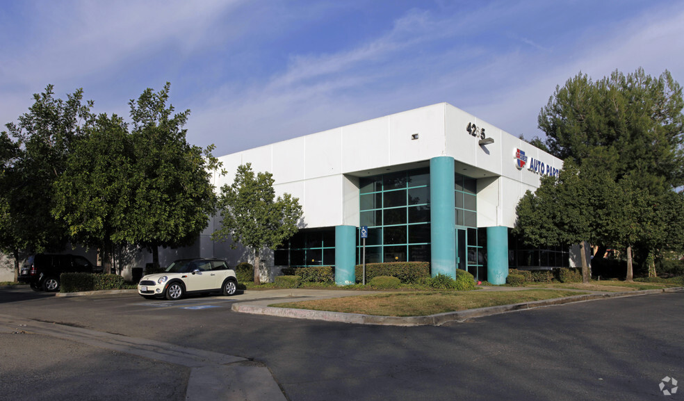 4265 E Airport Dr, Ontario, CA for lease - Primary Photo - Image 1 of 6