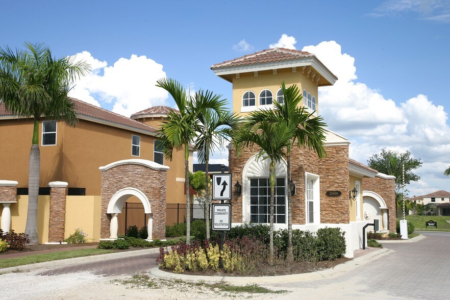 10101 Tin Maple Dr, Estero, FL 33928