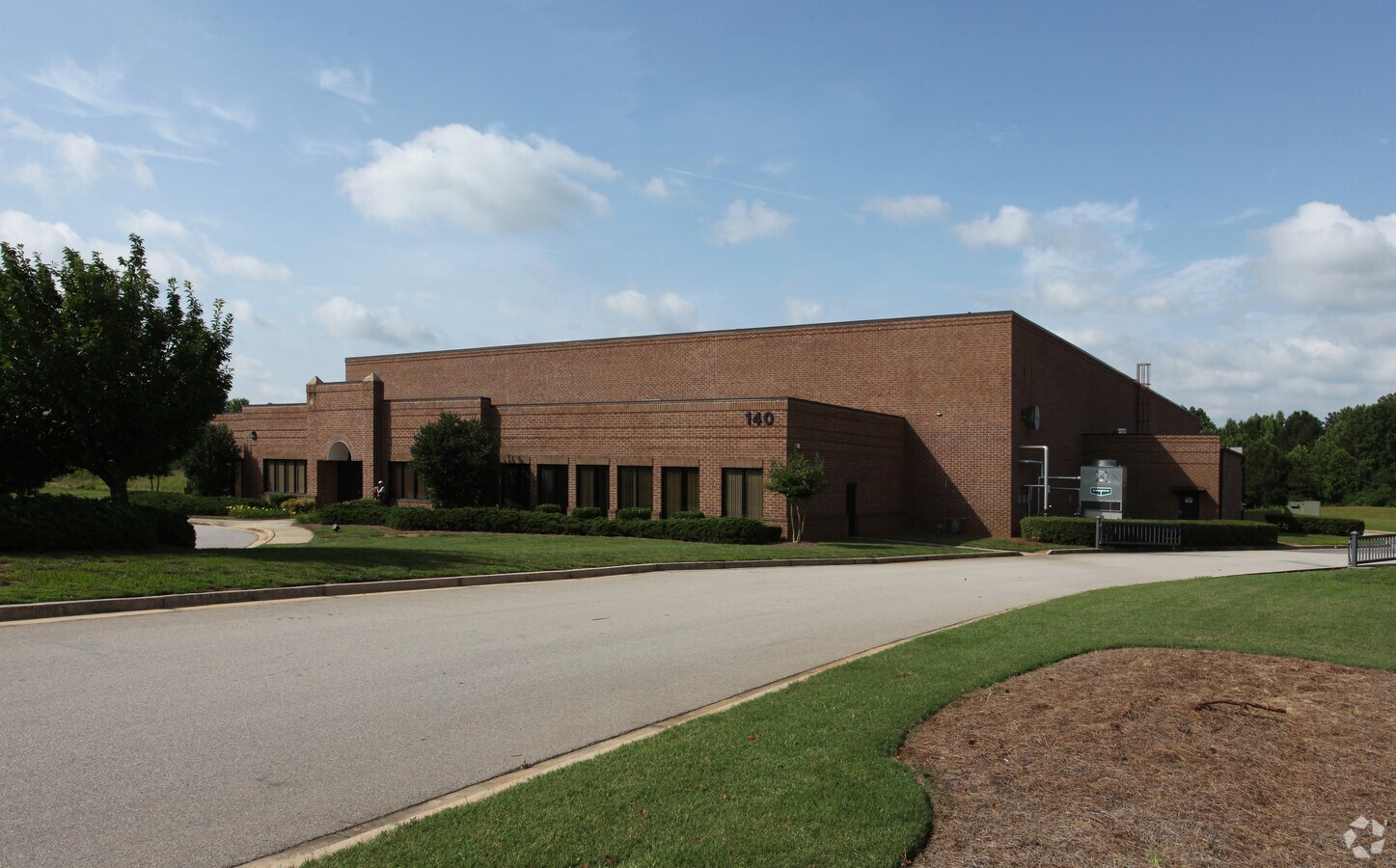 140 S Holland Dr, Pendergrass, GA 30567