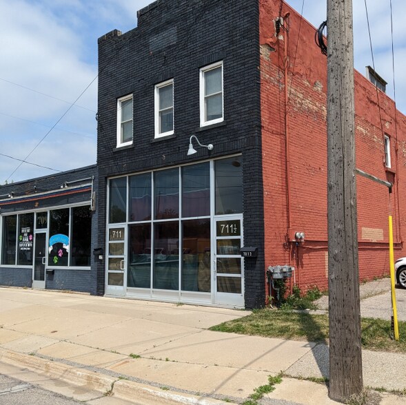 711 E Cesar E Chavez Ave, Lansing, MI 48906 Office/Retail for Lease