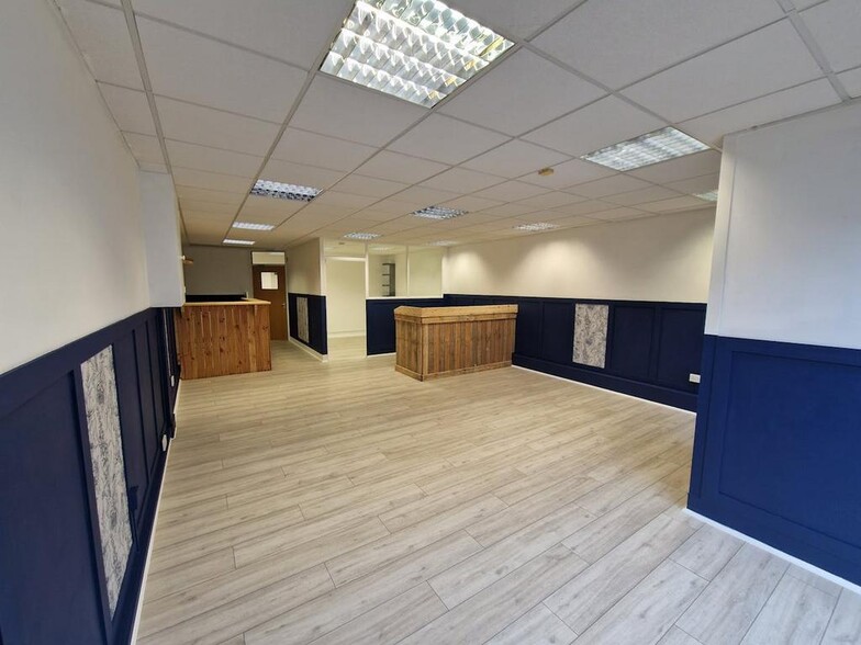31 Market Parade, Havant for lease - Building Photo - Image 2 of 7